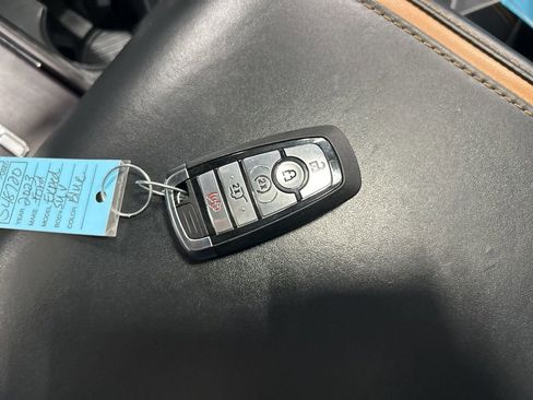 Used 2023 Ford Expedition Platinum image 27