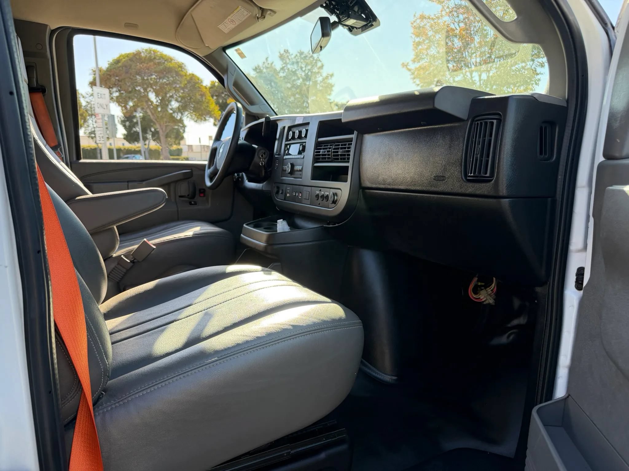 Used 2019 Chevrolet Express 2500 w/ Driver Convenience Package RWD image 13