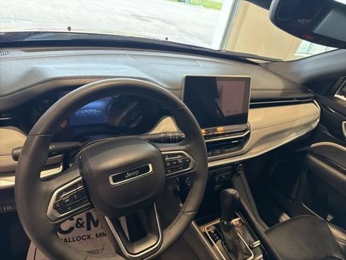 Used 2025 Jeep Compass Limited AWD/4WD image 13