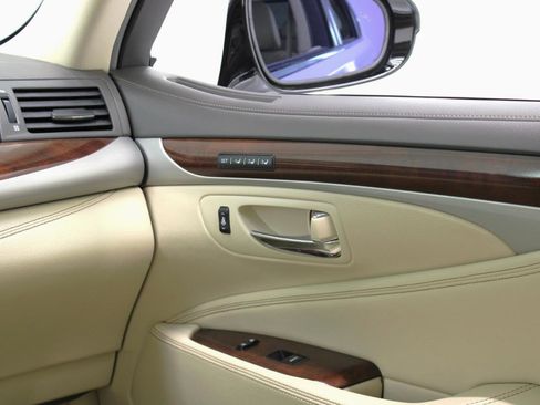 Used 2016 Lexus LS 460 w/ Comfort Package image 59