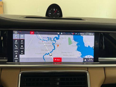 Used 2019 Porsche Panamera RWD image 22