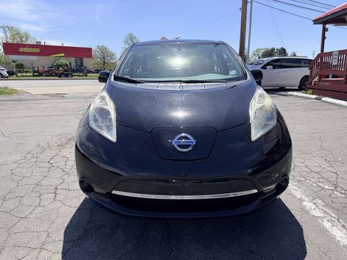 Used 2014 Nissan Leaf SV w/ Premium Package image 2