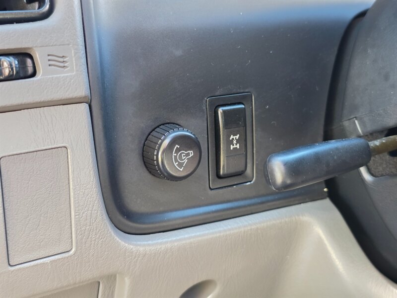 Used 2001 Toyota 4Runner SR5 AWD/4WD image 21