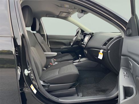 Used 2025 Mitsubishi Outlander Sport LE image 26