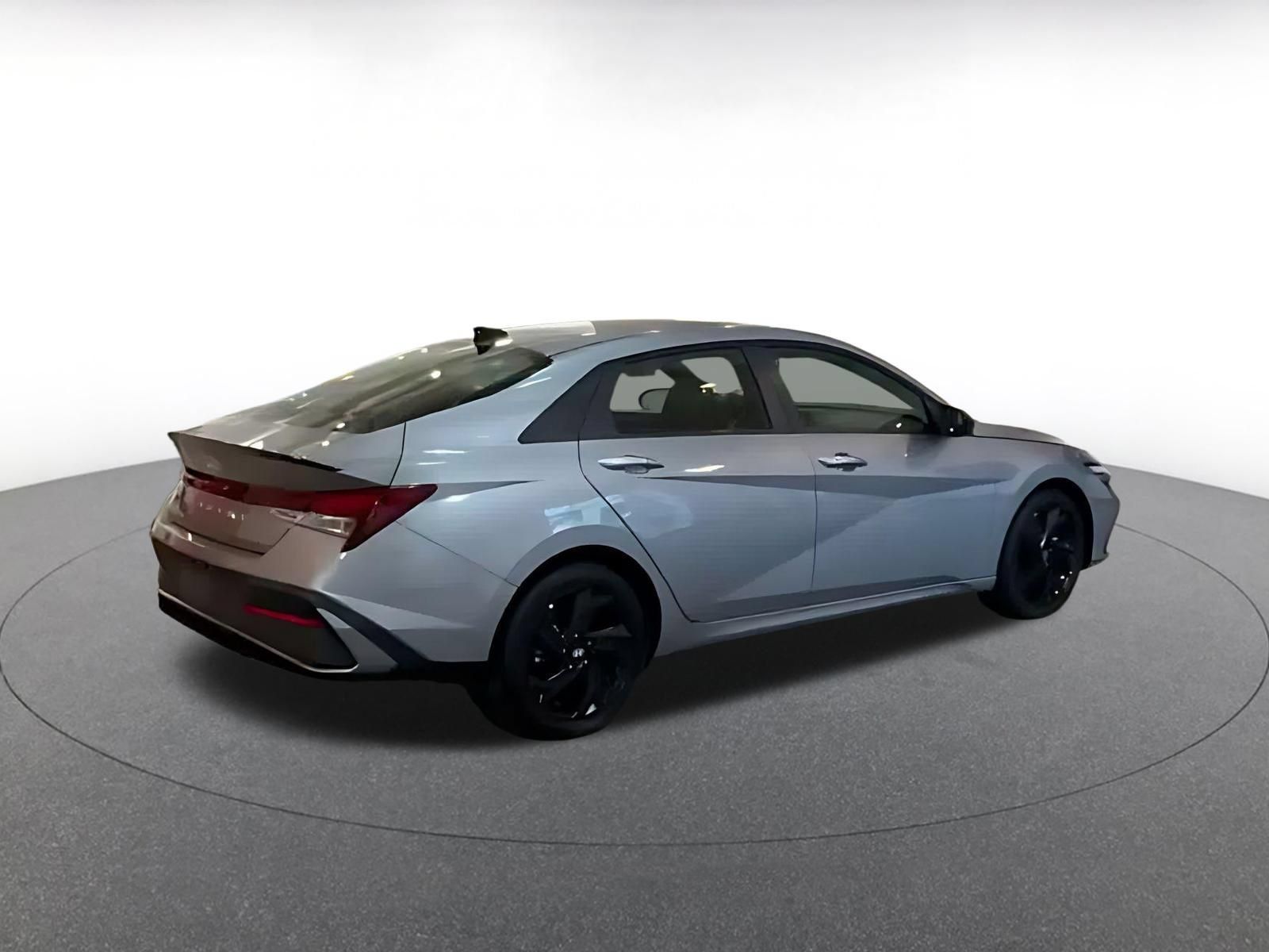 Used 2026 Hyundai Elantra Sport FWD image 12