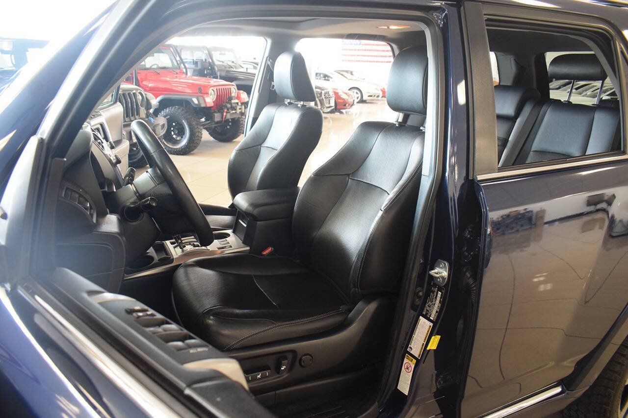 Used 2019 Toyota 4Runner Limited AWD/4WD image 36