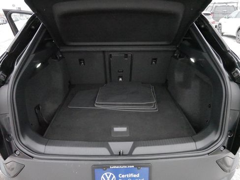 Certified 2021 Volkswagen ID.4 Pro S w/ Gradient Package image 18