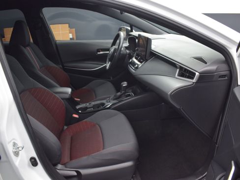 Used 2023 Toyota Corolla SE w/ Carpet Mat Package (TMS) FWD image 10