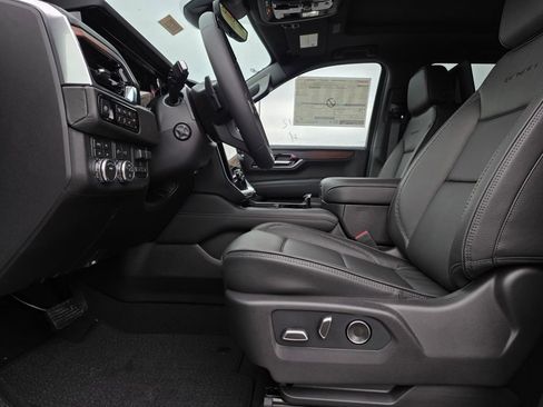 New 2026 GMC Yukon XL Denali w/ Advanced Technology Package image 11