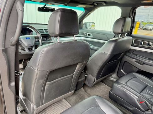 Used 2016 Ford Explorer XLT w/ Equipment Group 202A AWD/4WD image 14