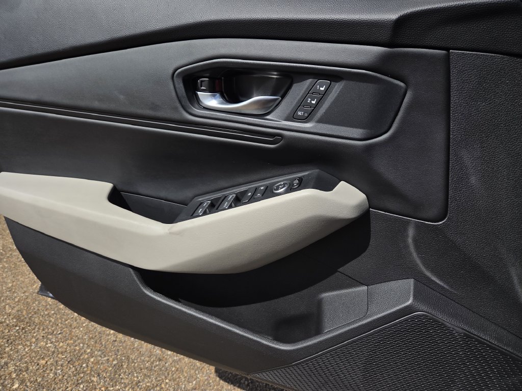 Certified 2025 Honda Accord EX-L image 18