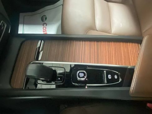 Certified 2023 Volvo XC60 B5 Plus w/ Climate Package AWD/4WD image 24