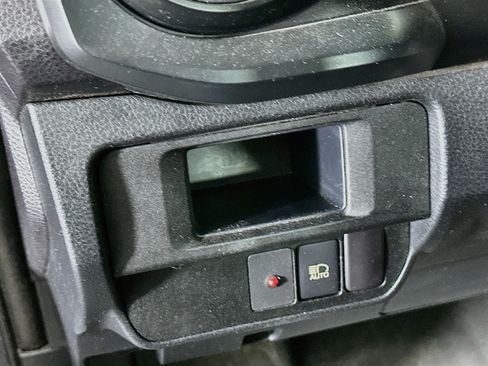 Used 2018 Toyota Tacoma SR RWD image 16