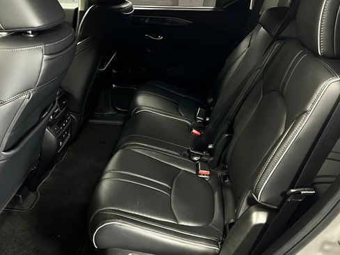 Used 2025 Honda Pilot Elite image 15