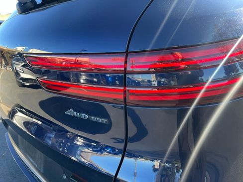 Used 2022 Genesis GV70 3.5T Sport w/ Sport Prestige Package image 15