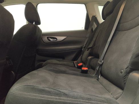 Used 2015 Nissan Rogue SV image 18