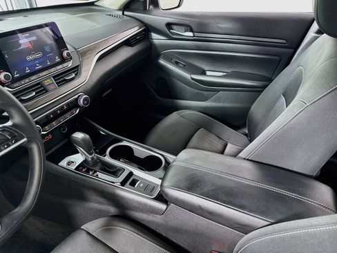 Used 2024 Nissan Altima 2.5 SV AWD/4WD image 19