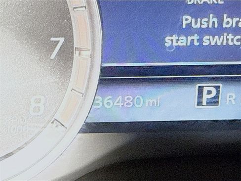 Certified 2023 Nissan Titan Platinum Reserve w/ Moonroof Package image 5