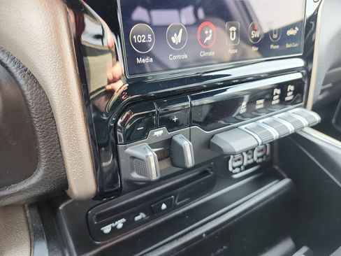 Used 2019 RAM 1500 Laramie RWD image 25