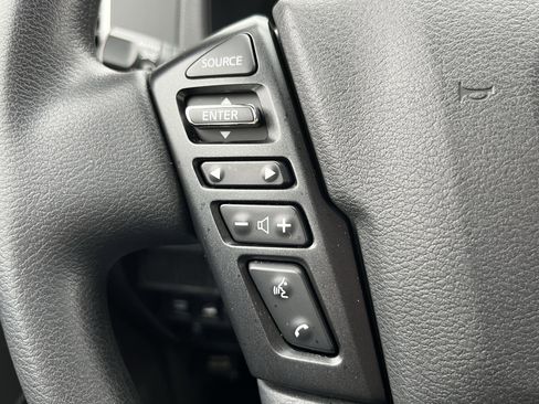 Used 2023 Nissan Frontier SV image 21