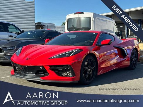Used 2021 Chevrolet Corvette Stingray w/ Z51 Performance Package image 1