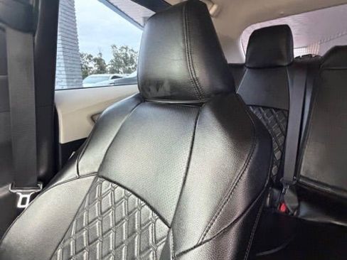 Used 2022 Toyota Corolla L FWD image 14