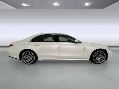 Certified 2022 Mercedes-Benz S 500 4MATIC image 6