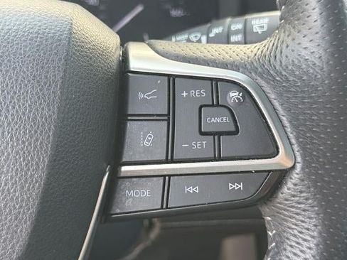 Used 2023 Toyota Sienna XSE AWD/4WD image 25