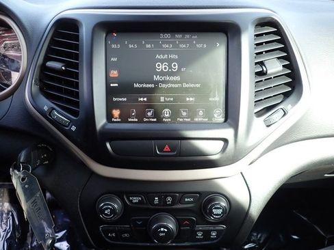 Certified 2017 Jeep Cherokee 75th Anniversary image 25