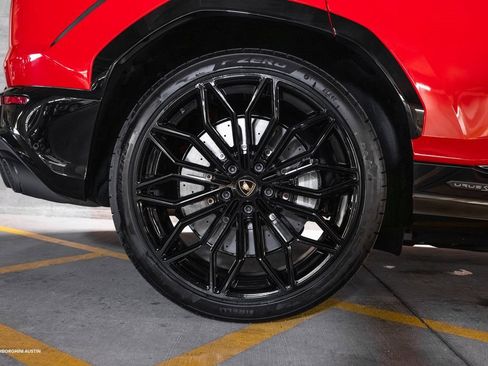New 2025 Lamborghini Urus SE image 15