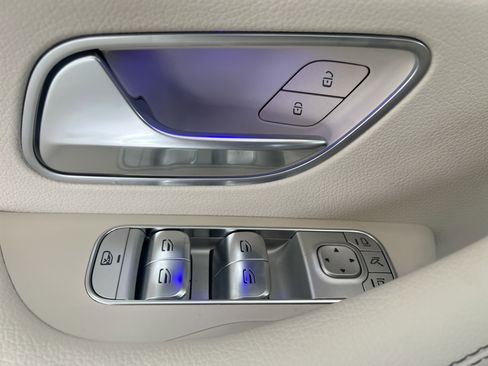 Certified 2025 Mercedes-Benz GLE 450e 4MATIC image 19