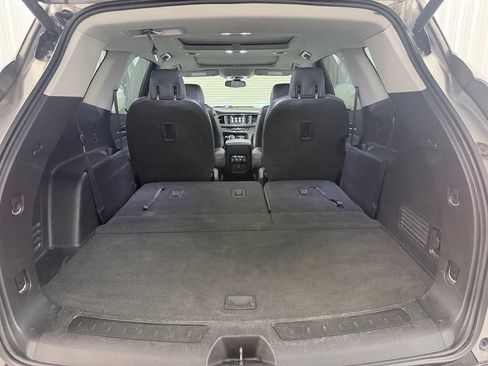 Used 2018 Buick Enclave Essence AWD/4WD image 32