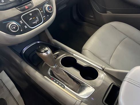 Used 2016 Chevrolet Malibu LT w/ Leather Package FWD image 23