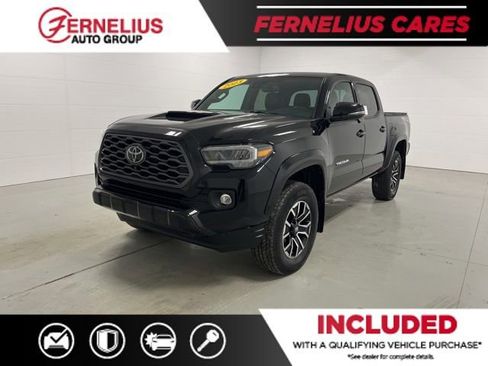 Used 2023 Toyota Tacoma TRD Sport w/ TRD Premium Sport Package AWD/4WD image 3