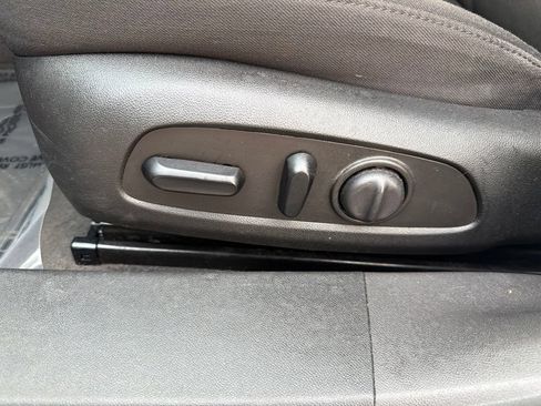 Used 2023 Chevrolet Malibu LT FWD image 9