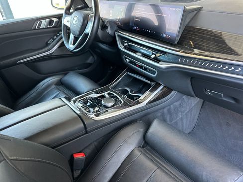 Used 2025 BMW X7 xDrive40i w/ Premium Package AWD/4WD image 18