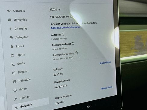 Used 2022 Tesla Model Y Long Range image 18