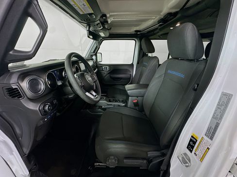 Used 2023 Jeep Wrangler Unlimited Rubicon 4xe image 13