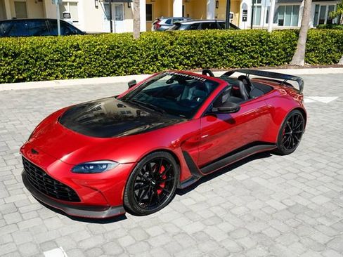 Used 2023 Aston Martin V12 Vantage Roadster image 10
