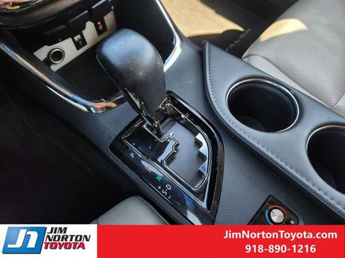Used 2018 Toyota Avalon Limited image 22