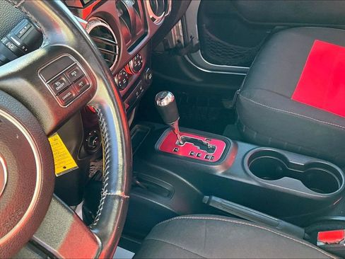 Used 2013 Jeep Wrangler Rubicon w/ PWR Convenience Group image 18