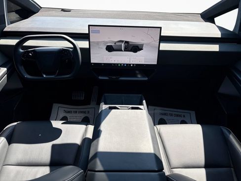 Used 2025 Tesla Cybertruck AWD Crew Cab image 21