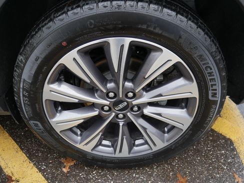 Used 2022 Lincoln Corsair Reserve w/ Equipment Group 201A image 34