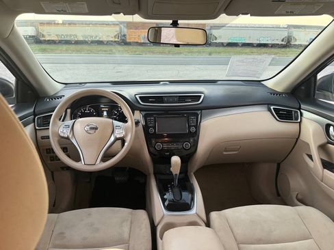 Used 2015 Nissan Rogue SV w/ SV Premium Package FWD image 8