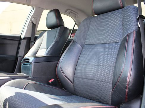 Used 2015 Toyota Camry SE FWD image 19