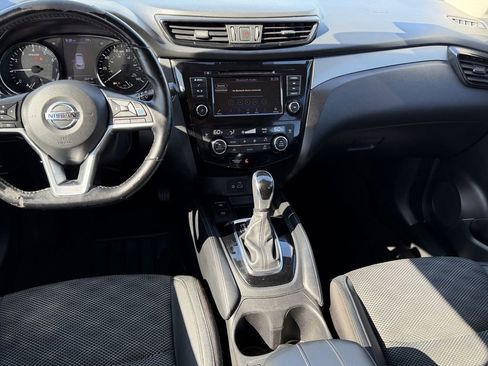 Used 2020 Nissan Rogue Sport SV w/ Technology Package FWD image 17