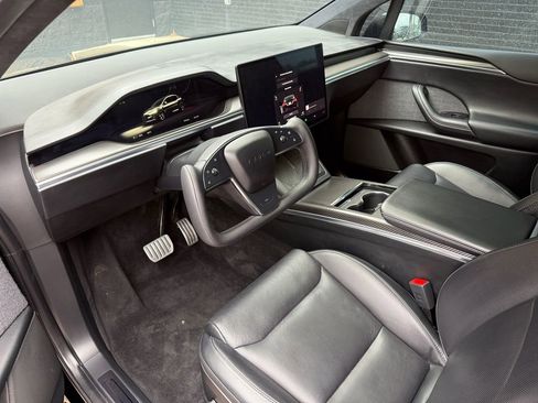 Used 2022 Tesla Model X Plaid AWD/4WD image 2