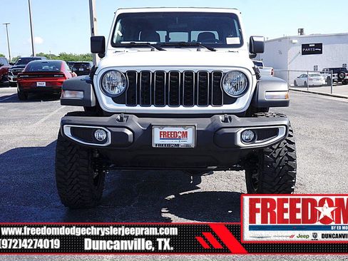 New 2026 Jeep Gladiator Sport AWD/4WD image 8