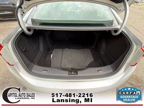 Used 2017 Chevrolet Cruze Premier image 17