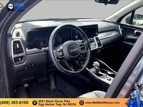 Used 2023 Kia Sorento S w/ Panoramic Sunroof Package FWD image 13